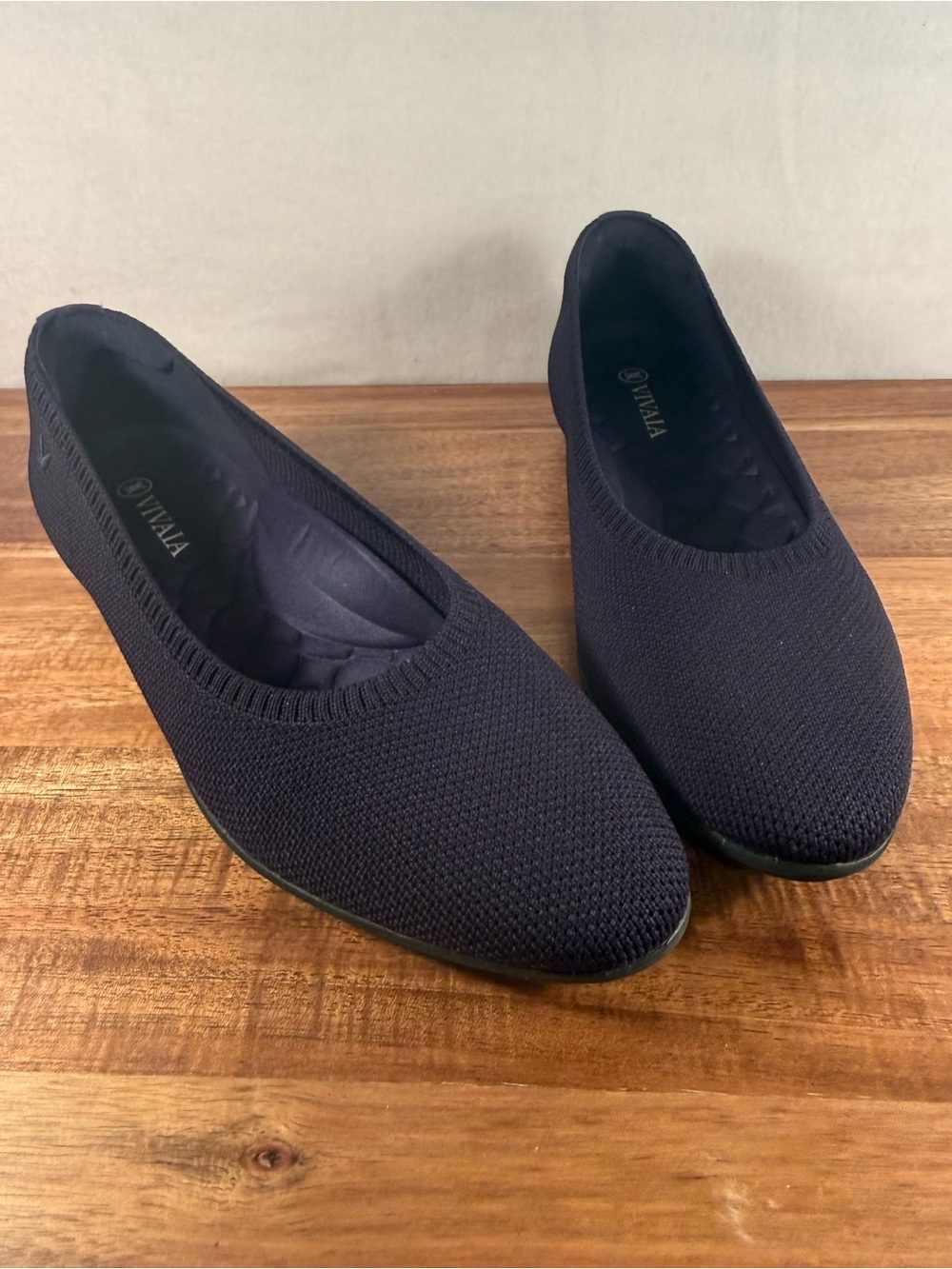 VIVAIA Claire Walker Flat Round Toe Slip-On with Arch Support Dark Navy Sz 5.5-6